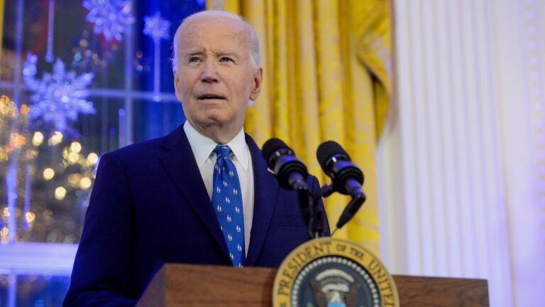 1735000561 joe biden holiday party white house dec. 16 2024