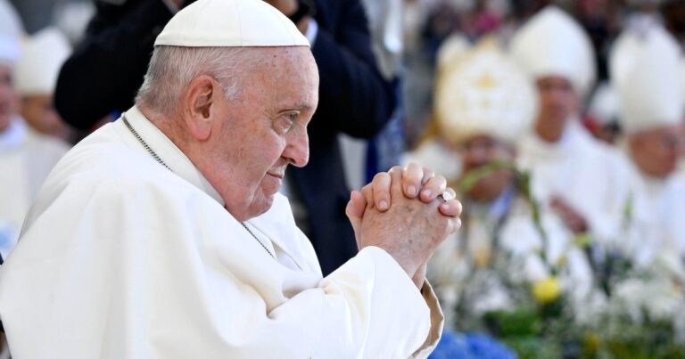 1743221226 cbsn fusion pope francis carries out some vatican work while hospitalized thumbnail
