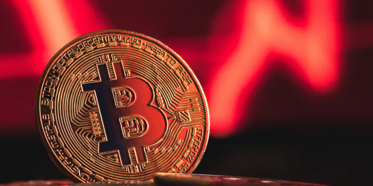 bitcoin down shutterstock 2132501507 gID 7